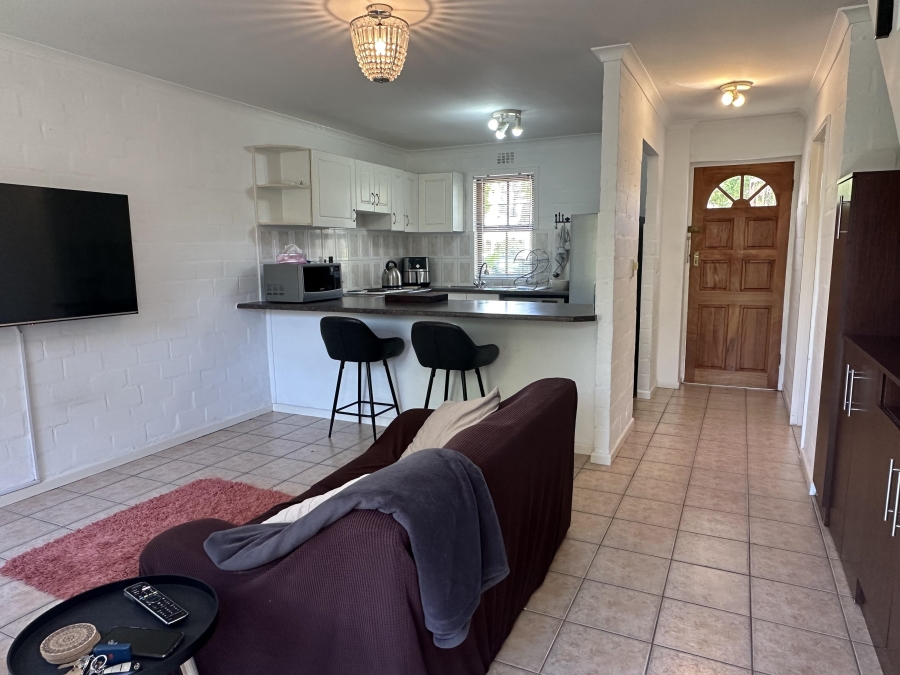 To Let 2 Bedroom Property for Rent in Parklands Western Cape